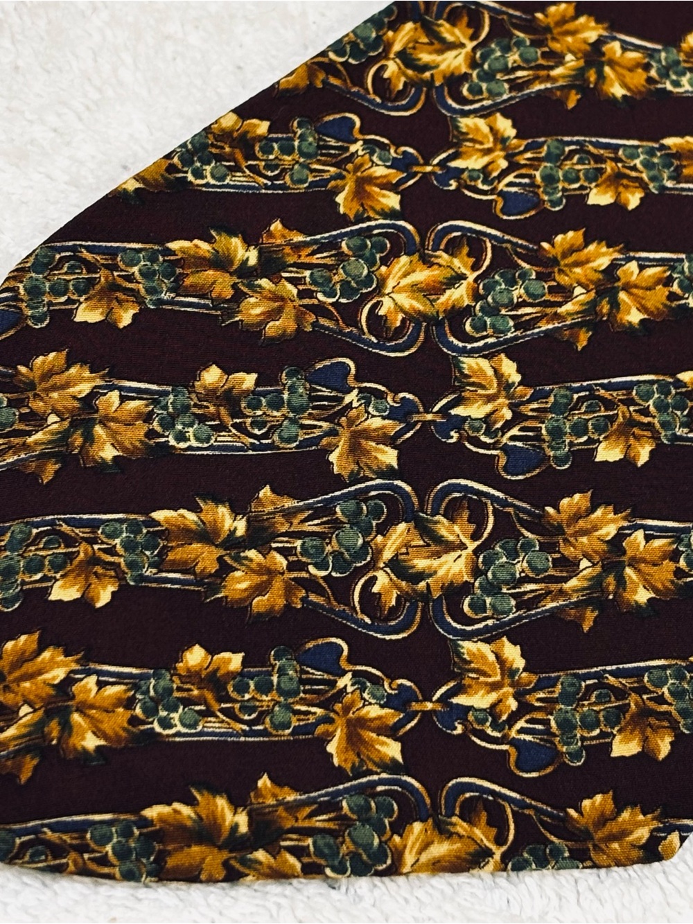 Brand New Artsy Vintage Tie By The Metropolitan Museum Of Art